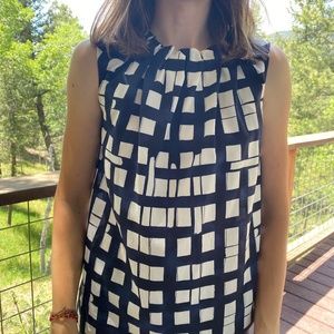 Jake*s Blue and White Sleeveless Blouse (size 6)